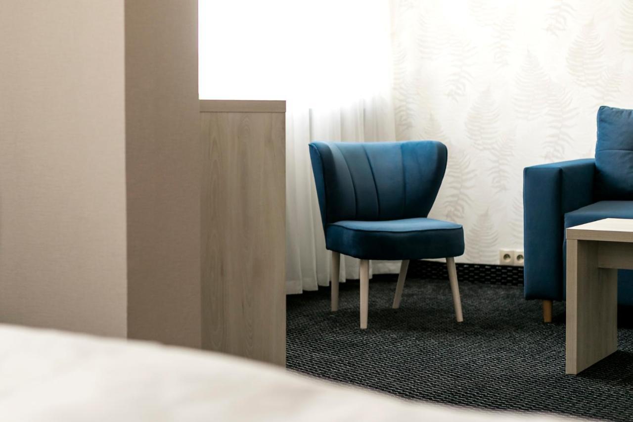 Hotel Almarco Шрода-Вєлькопольска Екстер'єр фото