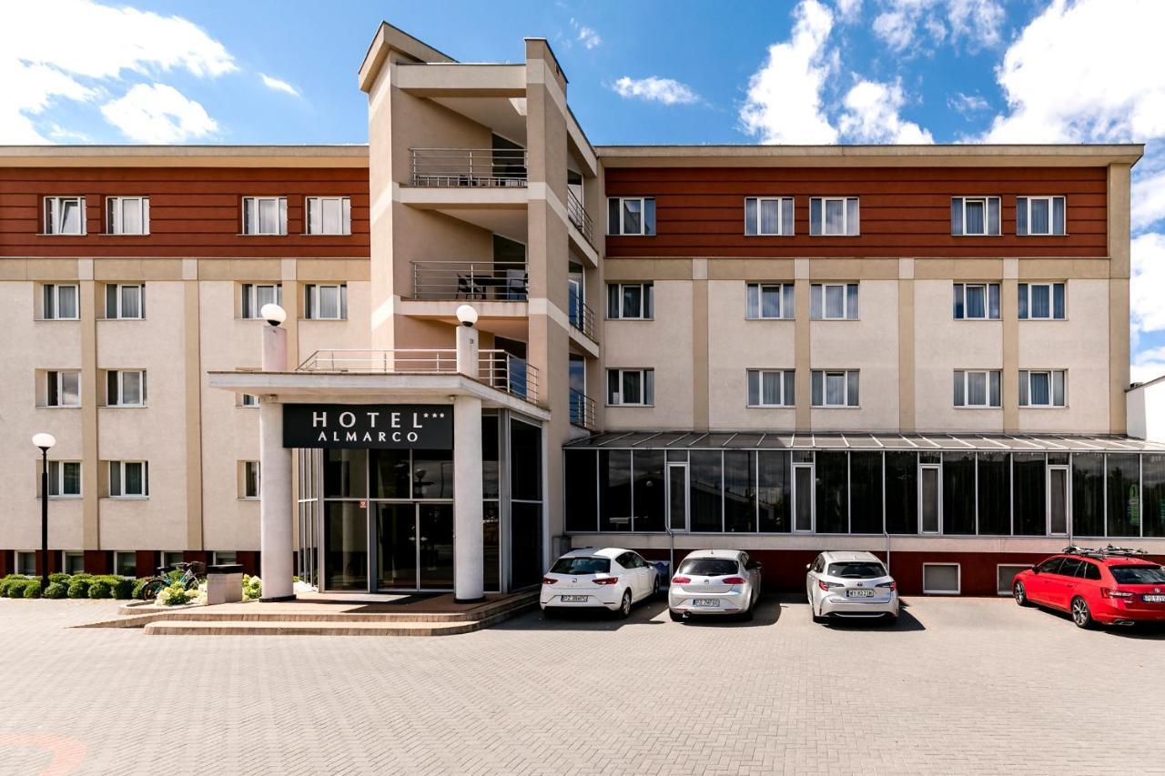 Hotel Almarco Шрода-Вєлькопольска Екстер'єр фото